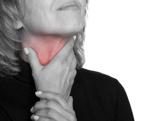 тривалий біль у горлі може попереджати про рак