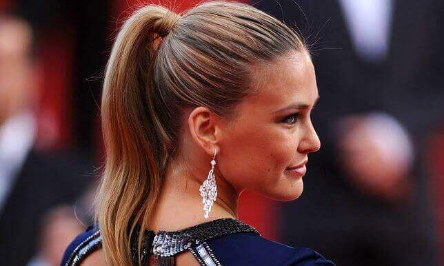 стрижки та зачіски для довгого волосся