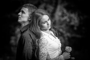 Чому колишній хоче бути другом?