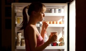 6 фактів про продукти, які не можна їсти перед сном