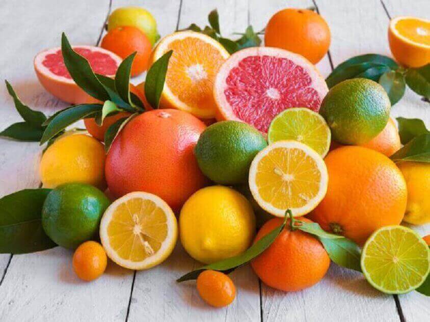цитрусові фрукти