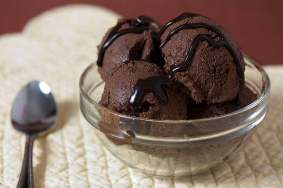 шоколадне домашнє морозиво