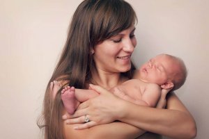 Жінкам потрібен рік на відновлення після пологів