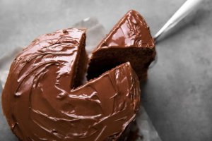 Як приготувати шоколадний торт: 2 рецепти