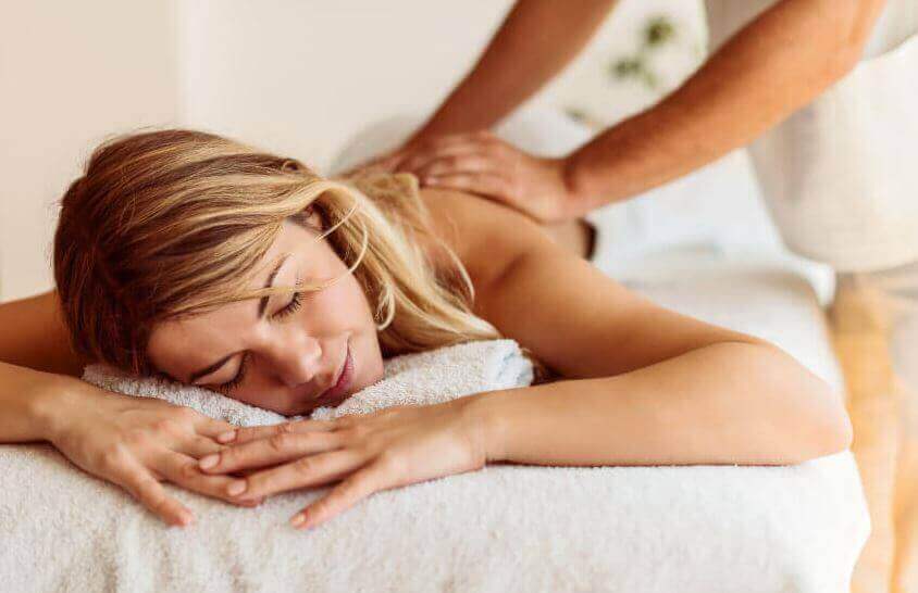 масаж, щоб підлужити тіло