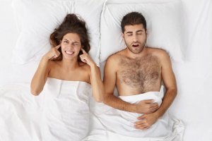 5 натуральних засобів, щоб зупинити хропіння