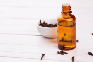 Натуральні засоби з гвоздикою для поліпшення травлення