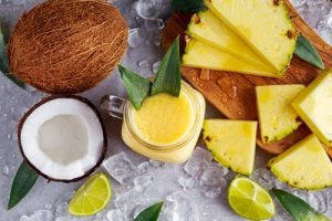 Імбирний смузі з ананасом та кокосом для втрати ваги