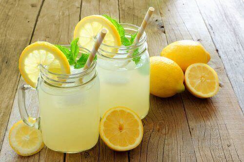 вживати лимони для покращення самопочуття