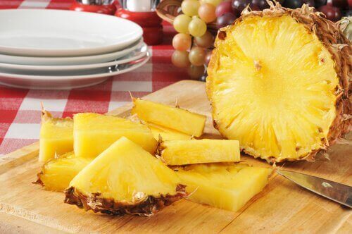 властивості ананасів для боротьби із закрепами