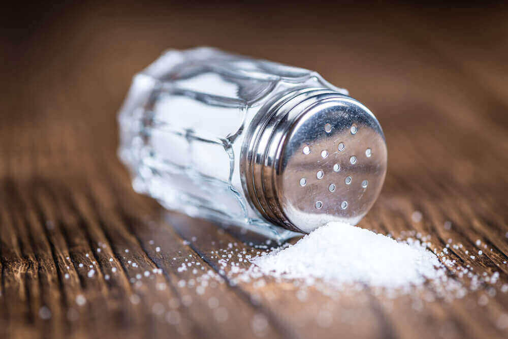 Споживайте сіль у невеликій кількості