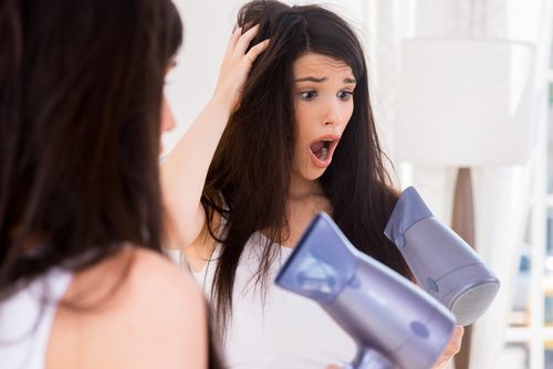 Причини сухості та тьмяності волосся