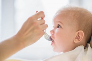 Які продукти не можна давати немовлятам