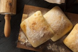 Як приготувати безглютеновий хліб: три рецепти