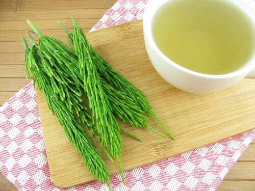 хвощ для зменшення та усунення розтяжок