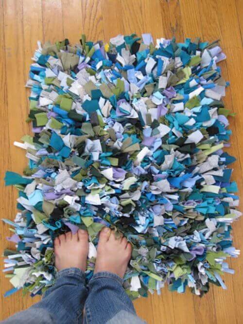 як використати килимки зі старих сорочок