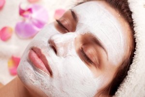 Неймовірні переваги маски з йогуртом та лимоном