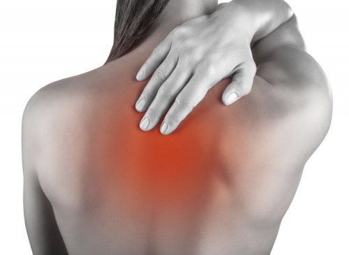 миттєво полегшити м’язовий біль у верхній частині спини