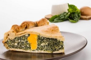 Як приготувати смачний пиріг зі шпинатом і мангольдом