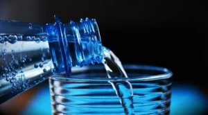 Вода в пляшках: 4 секрети, про які ви не знали