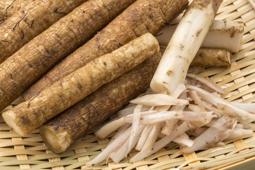 Чай з кореня лопуха, що допоможе очистити лімфатичну систему