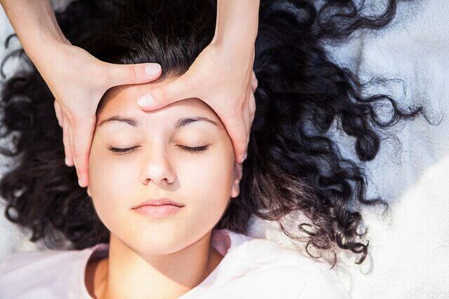 підібрати стрижку до круглого обличчя