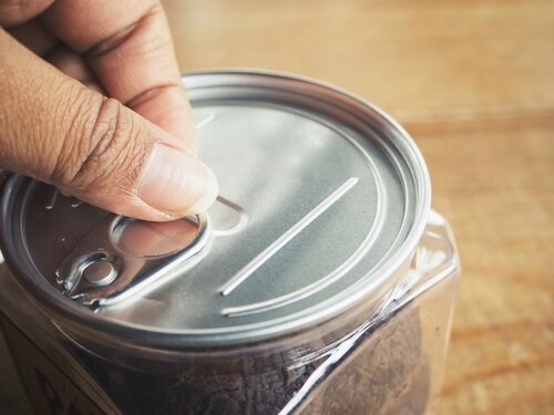 шкідливі продукти в банках