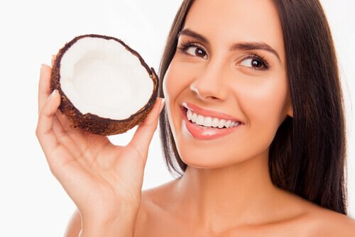 чому корисна зубна паста з кокосовою олією