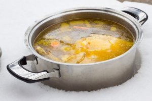 Два способи приготувати нежирний бульйон