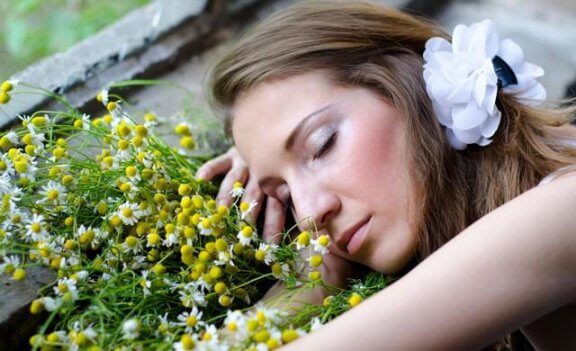 8 ароматичних олій, які допоможуть вам краще спати
