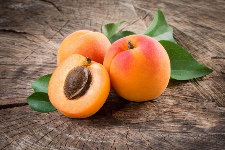Дізнайтеся про неймовірні властивості абрикосів