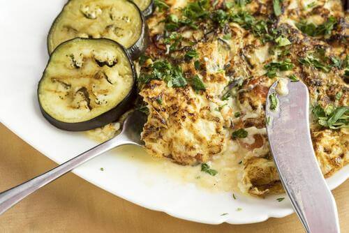 як приготувати фаршировані баклажани з омлетом