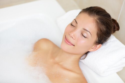 ванна допомагає позбутися головного болю