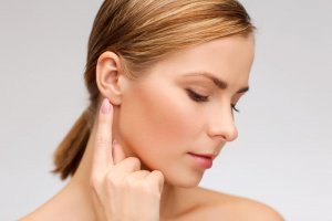 Природні засоби для лікування шуму у вухах