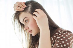 10 порад для природного зміцнення шкіри голови