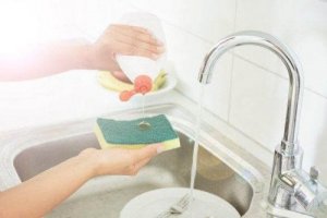 Як дезінфікувати кухонні губки: п’ять секретів чистоти