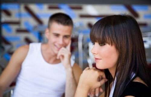 людина в інших стосунках у вас закохана