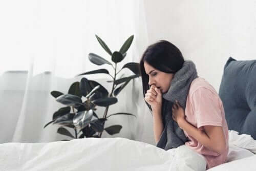 різниця між застудою та грипом