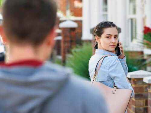 посттравматичний стрес та синдром побитої жінки