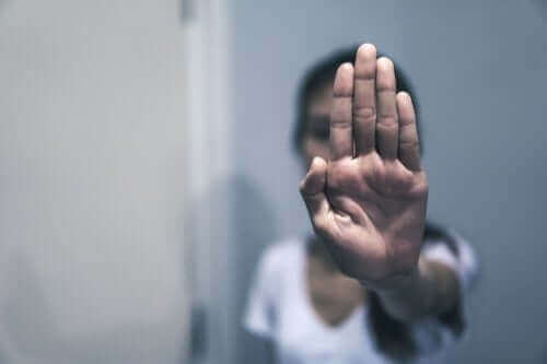 не можна страждати на самоті