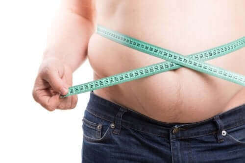 багато людей хочуть позбутися черевного жиру