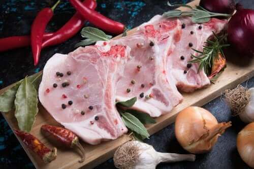 Соковита свиняча корейка: три способи приготування