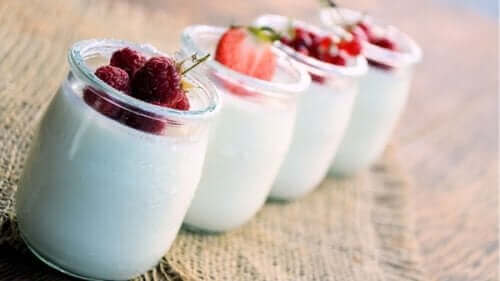 йогурт допомагає позбутися черевного жиру