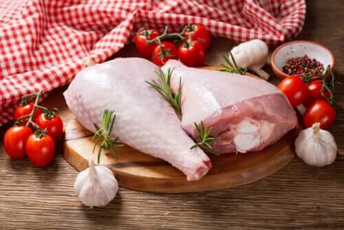 Індичка та куряче м’ясо: у чому різниця?
